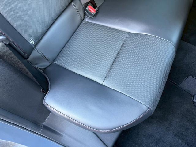 プリウス Ｚ　パノラマルーフ　デジタルインナーミラー　寒冷地仕様　ディスプレイオーディオｐｌｕｓ　パノラミックビューモニター　ステアリングヒーター　シートヒーター／クーラー　赤内装　パワーシート　　パワーバックドア（68枚目）