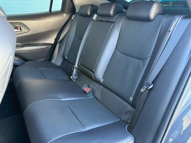 プリウス Ｚ　パノラマルーフ　デジタルインナーミラー　寒冷地仕様　ディスプレイオーディオｐｌｕｓ　パノラミックビューモニター　ステアリングヒーター　シートヒーター／クーラー　赤内装　パワーシート　　パワーバックドア（70枚目）