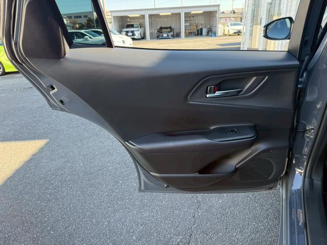 プリウス Ｚ　パノラマルーフ　デジタルインナーミラー　寒冷地仕様　ディスプレイオーディオｐｌｕｓ　パノラミックビューモニター　ステアリングヒーター　シートヒーター／クーラー　赤内装　パワーシート　　パワーバックドア（75枚目）