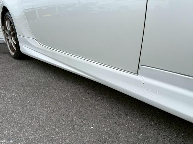 ８６ ＧＴリミテッド　６ＡＴ（６速オートマチック）　社外１８インチアルミホイール　社外エアロ　社外ヘッドライト　社外テールレンズ　社外マフラー　内装レッド　スマートキー　プッシュボタンスタート　シートヒーター　オートライト（15枚目）