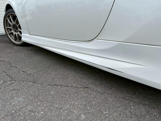 ８６ ＧＴリミテッド　６ＡＴ（６速オートマチック）　社外１８インチアルミホイール　社外エアロ　社外ヘッドライト　社外テールレンズ　社外マフラー　内装レッド　スマートキー　プッシュボタンスタート　シートヒーター　オートライト（30枚目）