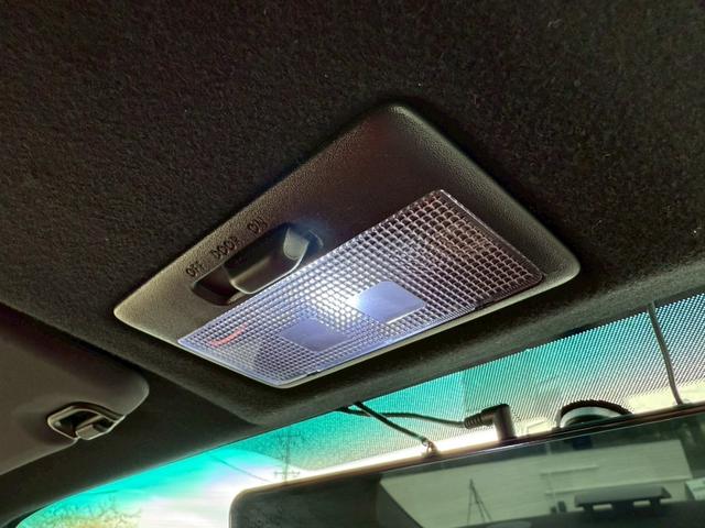 ８６ ＧＴリミテッド　６ＡＴ（６速オートマチック）　社外１８インチアルミホイール　社外エアロ　社外ヘッドライト　社外テールレンズ　社外マフラー　内装レッド　スマートキー　プッシュボタンスタート　シートヒーター　オートライト（44枚目）