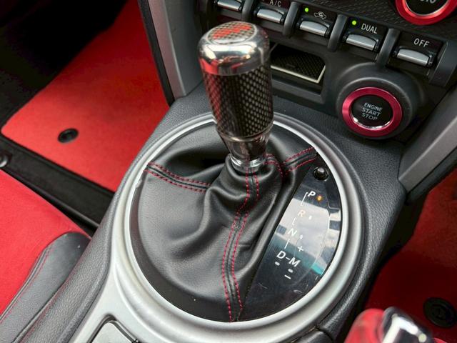 ８６ ＧＴリミテッド　６ＡＴ（６速オートマチック）　社外１８インチアルミホイール　社外エアロ　社外ヘッドライト　社外テールレンズ　社外マフラー　内装レッド　スマートキー　プッシュボタンスタート　シートヒーター　オートライト（47枚目）