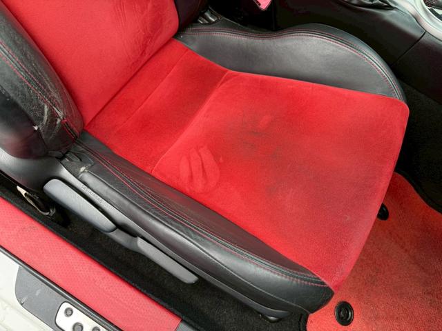 ８６ ＧＴリミテッド　６ＡＴ（６速オートマチック）　社外１８インチアルミホイール　社外エアロ　社外ヘッドライト　社外テールレンズ　社外マフラー　内装レッド　スマートキー　プッシュボタンスタート　シートヒーター　オートライト（54枚目）