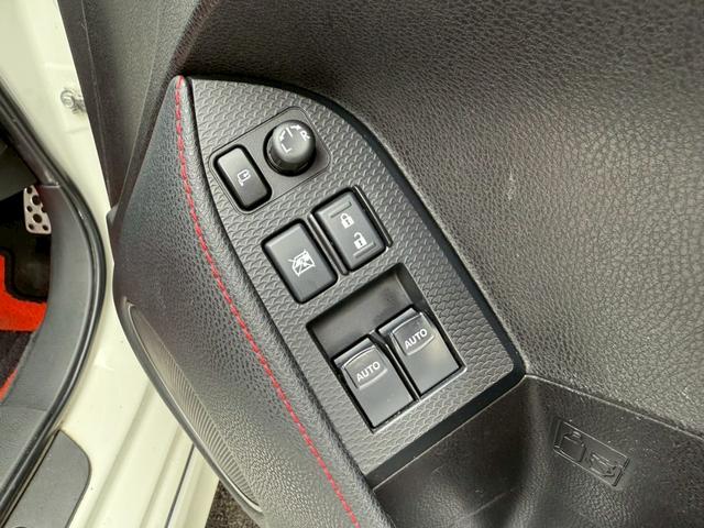 ８６ ＧＴリミテッド　６ＡＴ（６速オートマチック）　社外１８インチアルミホイール　社外エアロ　社外ヘッドライト　社外テールレンズ　社外マフラー　内装レッド　スマートキー　プッシュボタンスタート　シートヒーター　オートライト（55枚目）