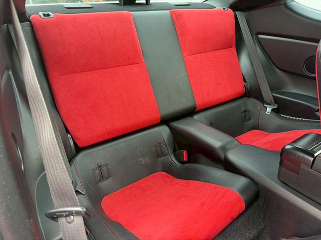 ８６ ＧＴリミテッド　６ＡＴ（６速オートマチック）　社外１８インチアルミホイール　社外エアロ　社外ヘッドライト　社外テールレンズ　社外マフラー　内装レッド　スマートキー　プッシュボタンスタート　シートヒーター　オートライト（62枚目）