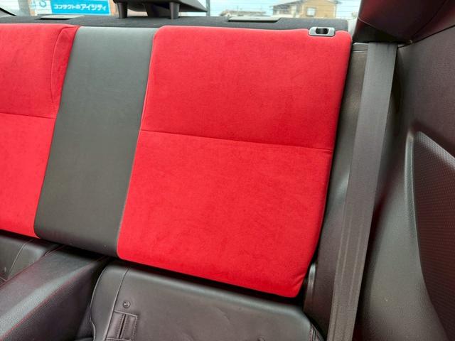 ８６ ＧＴリミテッド　６ＡＴ（６速オートマチック）　社外１８インチアルミホイール　社外エアロ　社外ヘッドライト　社外テールレンズ　社外マフラー　内装レッド　スマートキー　プッシュボタンスタート　シートヒーター　オートライト（66枚目）