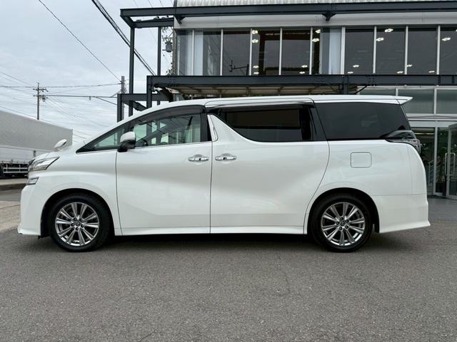 ヴェルファイア ２．５Ｚ　Ａエディション　ゴールデンアイズ　純正１０インチナビ　後席モニター　バックカメラ　ＴＶ　両側電動スライドドア　パワーバックドア　ＬＥＤヘッドライト　ＬＥＤルームランプ　社外シーケンシャルウインカー　ＥＴＣ　レーダークルーズコントロール（35枚目）