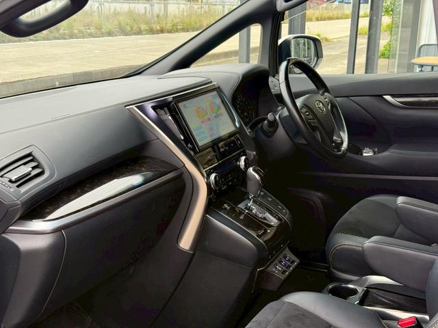 ヴェルファイア ２．５Ｚ　Ａエディション　ゴールデンアイズ　純正１０インチナビ　後席モニター　バックカメラ　ＴＶ　両側電動スライドドア　パワーバックドア　ＬＥＤヘッドライト　ＬＥＤルームランプ　社外シーケンシャルウインカー　ＥＴＣ　レーダークルーズコントロール（40枚目）