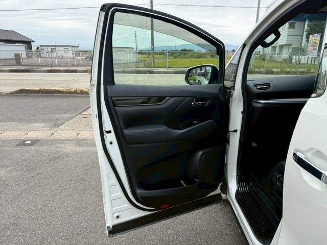 ヴェルファイア ２．５Ｚ　Ａエディション　ゴールデンアイズ　純正１０インチナビ　後席モニター　バックカメラ　ＴＶ　両側電動スライドドア　パワーバックドア　ＬＥＤヘッドライト　ＬＥＤルームランプ　社外シーケンシャルウインカー　ＥＴＣ　レーダークルーズコントロール（67枚目）