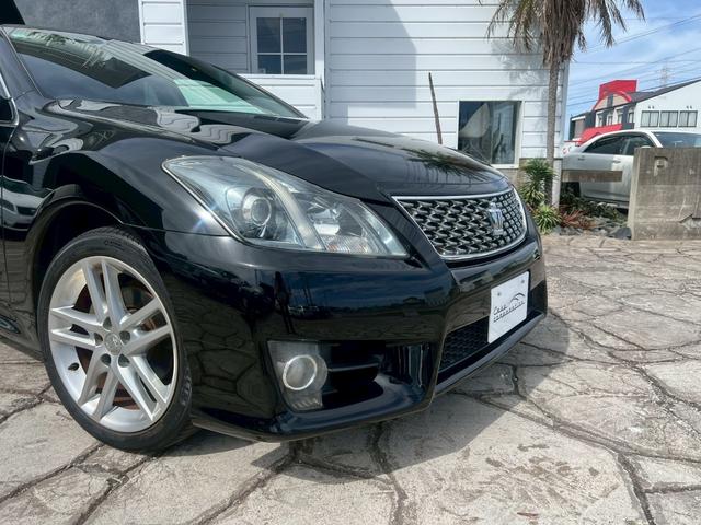 クラウン アスリート　スペシャルナビパッケージ　メーカーナビ　バックカメラ　ＥＴＣ　シートカバー　プッシュボタンスタート　サイドエアバッグ　盗難防止装置　オートクルーズ　オートエアコン　ＥＴＣ付き　エアバッグ　衝突安全ボディ　ＤＶＤ再生　ＨＤＤナビ（10枚目）