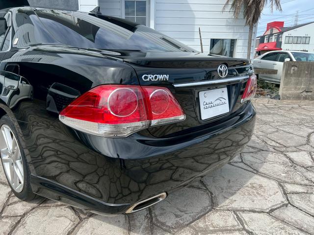 クラウン アスリート　スペシャルナビパッケージ　メーカーナビ　バックカメラ　ＥＴＣ　シートカバー　プッシュボタンスタート　サイドエアバッグ　盗難防止装置　オートクルーズ　オートエアコン　ＥＴＣ付き　エアバッグ　衝突安全ボディ　ＤＶＤ再生　ＨＤＤナビ（24枚目）