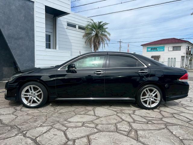 クラウン アスリート　スペシャルナビパッケージ　メーカーナビ　バックカメラ　ＥＴＣ　シートカバー　プッシュボタンスタート　サイドエアバッグ　盗難防止装置　オートクルーズ　オートエアコン　ＥＴＣ付き　エアバッグ　衝突安全ボディ　ＤＶＤ再生　ＨＤＤナビ（34枚目）