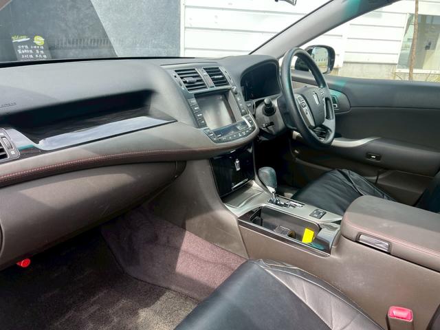 クラウン アスリート　スペシャルナビパッケージ　メーカーナビ　バックカメラ　ＥＴＣ　シートカバー　プッシュボタンスタート　サイドエアバッグ　盗難防止装置　オートクルーズ　オートエアコン　ＥＴＣ付き　エアバッグ　衝突安全ボディ　ＤＶＤ再生　ＨＤＤナビ（38枚目）