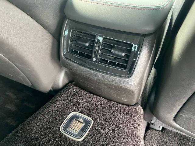 クラウン アスリート　スペシャルナビパッケージ　メーカーナビ　バックカメラ　ＥＴＣ　シートカバー　プッシュボタンスタート　サイドエアバッグ　盗難防止装置　オートクルーズ　オートエアコン　ＥＴＣ付き　エアバッグ　衝突安全ボディ　ＤＶＤ再生　ＨＤＤナビ（67枚目）