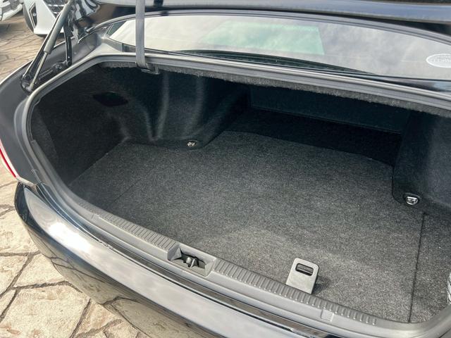 クラウン アスリート　スペシャルナビパッケージ　メーカーナビ　バックカメラ　ＥＴＣ　シートカバー　プッシュボタンスタート　サイドエアバッグ　盗難防止装置　オートクルーズ　オートエアコン　ＥＴＣ付き　エアバッグ　衝突安全ボディ　ＤＶＤ再生　ＨＤＤナビ（72枚目）