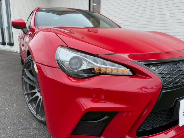 ８６ ＧＴ　エイムゲインフロントバンパー　カーボン調リアスポイラー　前席レカロセミバケットシート　社外エキマニ　トラストマフラー　ＢＬＩＴＺ車高調　ＲＡＹＳ１９インチＡＷ　ＺＥＲＯ１００エアクリーナー　社外テール（17枚目）