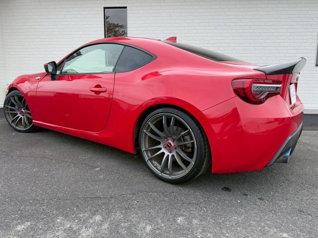 ８６ ＧＴ　エイムゲインフロントバンパー　カーボン調リアスポイラー　前席レカロセミバケットシート　社外エキマニ　トラストマフラー　ＢＬＩＴＺ車高調　ＲＡＹＳ１９インチＡＷ　ＺＥＲＯ１００エアクリーナー　社外テール（24枚目）