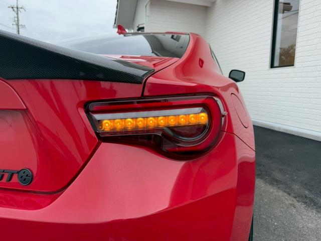 ８６ ＧＴ　エイムゲインフロントバンパー　カーボン調リアスポイラー　前席レカロセミバケットシート　社外エキマニ　トラストマフラー　ＢＬＩＴＺ車高調　ＲＡＹＳ１９インチＡＷ　ＺＥＲＯ１００エアクリーナー　社外テール（33枚目）