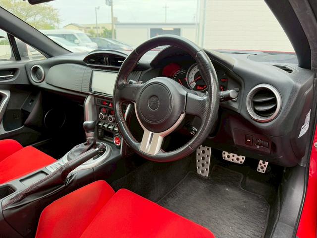 ８６ ＧＴ　エイムゲインフロントバンパー　カーボン調リアスポイラー　前席レカロセミバケットシート　社外エキマニ　トラストマフラー　ＢＬＩＴＺ車高調　ＲＡＹＳ１９インチＡＷ　ＺＥＲＯ１００エアクリーナー　社外テール（38枚目）