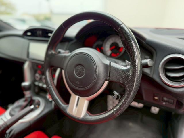 ８６ ＧＴ　エイムゲインフロントバンパー　カーボン調リアスポイラー　前席レカロセミバケットシート　社外エキマニ　トラストマフラー　ＢＬＩＴＺ車高調　ＲＡＹＳ１９インチＡＷ　ＺＥＲＯ１００エアクリーナー　社外テール（40枚目）