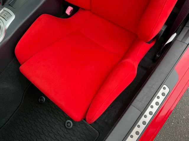 ８６ ＧＴ　エイムゲインフロントバンパー　カーボン調リアスポイラー　前席レカロセミバケットシート　社外エキマニ　トラストマフラー　ＢＬＩＴＺ車高調　ＲＡＹＳ１９インチＡＷ　ＺＥＲＯ１００エアクリーナー　社外テール（64枚目）