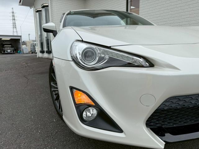 ８６ ＧＴ　純正７インチナビ　バックカメラ　ＥＴＣ　ＴＶ　ディスチャージライト　オートエアコン　オートライト　スマートキー　プッシュボタンスタート　純正１７インチアルミホイール　　ＭＴ車　　スペアキー　　ドラレコ（20枚目）