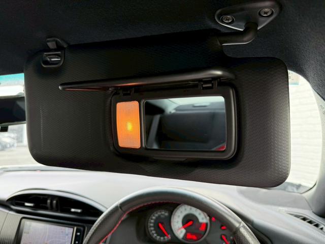 ８６ ＧＴ　純正７インチナビ　バックカメラ　ＥＴＣ　ＴＶ　ディスチャージライト　オートエアコン　オートライト　スマートキー　プッシュボタンスタート　純正１７インチアルミホイール　　ＭＴ車　　スペアキー　　ドラレコ（54枚目）