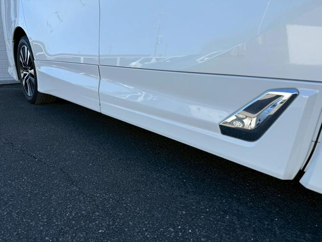 ヴェルファイア ２．５Ｚ　Ｇエディション　ＴＲＤエアロ　シグネチャーイルミ　サンルーフ　デジタルインナーミラー　アルパインナビアルパイン後席モニター　前後ドラレコ　ステアリングヒーター　シートヒーター／クーラー　ＨＤＭＩ　両側電動スライドドア（16枚目）