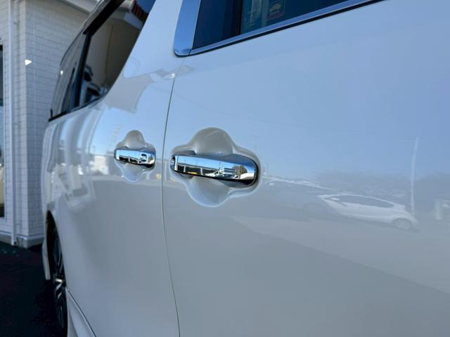 ヴェルファイア ２．５Ｚ　Ｇエディション　ＴＲＤエアロ　シグネチャーイルミ　サンルーフ　デジタルインナーミラー　アルパインナビアルパイン後席モニター　前後ドラレコ　ステアリングヒーター　シートヒーター／クーラー　ＨＤＭＩ　両側電動スライドドア（17枚目）