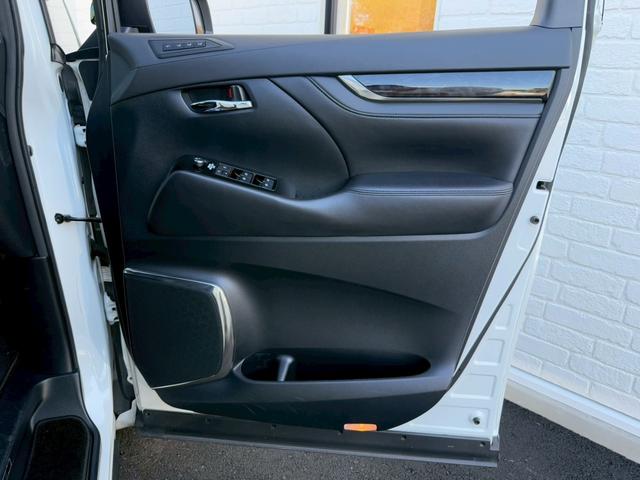 ヴェルファイア ２．５Ｚ　Ｇエディション　ＴＲＤエアロ　シグネチャーイルミ　サンルーフ　デジタルインナーミラー　アルパインナビアルパイン後席モニター　前後ドラレコ　ステアリングヒーター　シートヒーター／クーラー　ＨＤＭＩ　両側電動スライドドア（62枚目）