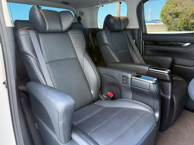 ヴェルファイア ２．５Ｚ　Ｇエディション　ＴＲＤエアロ　シグネチャーイルミ　サンルーフ　デジタルインナーミラー　アルパインナビアルパイン後席モニター　前後ドラレコ　ステアリングヒーター　シートヒーター／クーラー　ＨＤＭＩ　両側電動スライドドア（68枚目）