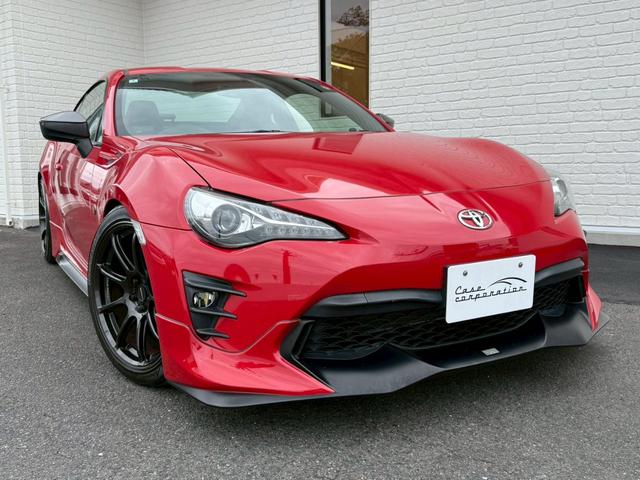 ８６ ＧＴリミテッド　ＴＲＤエアロ　ＨＫＳマフラー／サスペンション／レーシングサクション　ＢＬＩＴＺストラットタワー　ＣＲＯＳＳＳＰＥＥＤ１８インチアルミホイール　ＮＡＲＤＩステアリング　リアウイング　バックカメラ純正ナビ（11枚目）