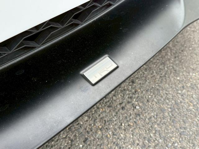 ８６ ＧＴリミテッド　ＴＲＤエアロ　ＨＫＳマフラー／サスペンション／レーシングサクション　ＢＬＩＴＺストラットタワー　ＣＲＯＳＳＳＰＥＥＤ１８インチアルミホイール　ＮＡＲＤＩステアリング　リアウイング　バックカメラ純正ナビ（14枚目）