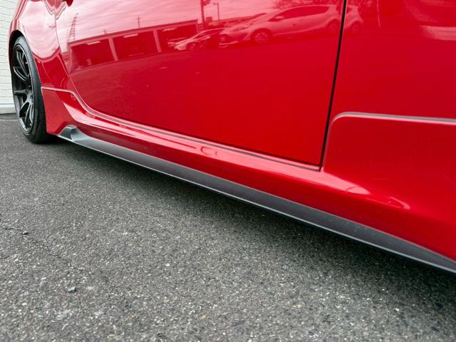 ８６ ＧＴリミテッド　ＴＲＤエアロ　ＨＫＳマフラー／サスペンション／レーシングサクション　ＢＬＩＴＺストラットタワー　ＣＲＯＳＳＳＰＥＥＤ１８インチアルミホイール　ＮＡＲＤＩステアリング　リアウイング　バックカメラ純正ナビ（16枚目）