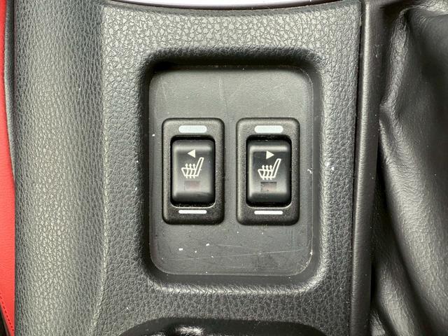 ８６ ＧＴリミテッド　ＴＲＤエアロ　ＨＫＳマフラー／サスペンション／レーシングサクション　ＢＬＩＴＺストラットタワー　ＣＲＯＳＳＳＰＥＥＤ１８インチアルミホイール　ＮＡＲＤＩステアリング　リアウイング　バックカメラ純正ナビ（50枚目）