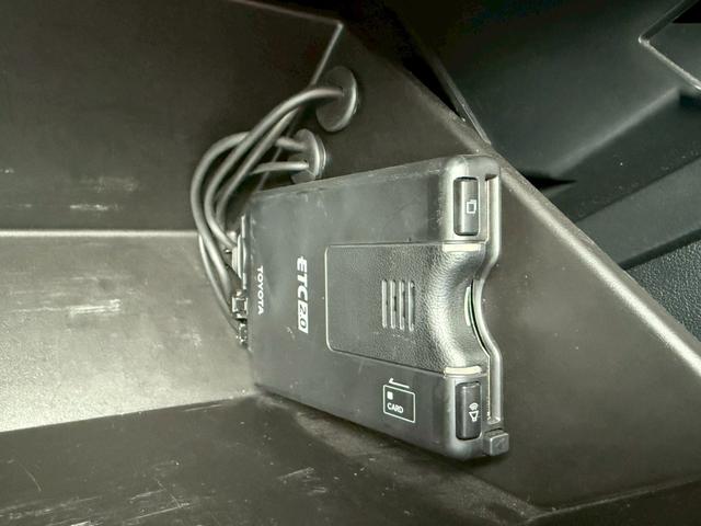 ８６ ＧＴリミテッド　ＴＲＤエアロ　ＨＫＳマフラー／サスペンション／レーシングサクション　ＢＬＩＴＺストラットタワー　ＣＲＯＳＳＳＰＥＥＤ１８インチアルミホイール　ＮＡＲＤＩステアリング　リアウイング　バックカメラ純正ナビ（52枚目）