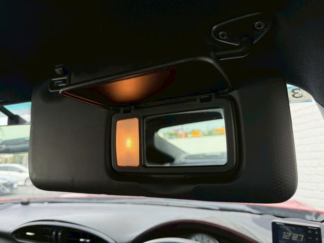 ８６ ＧＴリミテッド　ＴＲＤエアロ　ＨＫＳマフラー／サスペンション／レーシングサクション　ＢＬＩＴＺストラットタワー　ＣＲＯＳＳＳＰＥＥＤ１８インチアルミホイール　ＮＡＲＤＩステアリング　リアウイング　バックカメラ純正ナビ（54枚目）