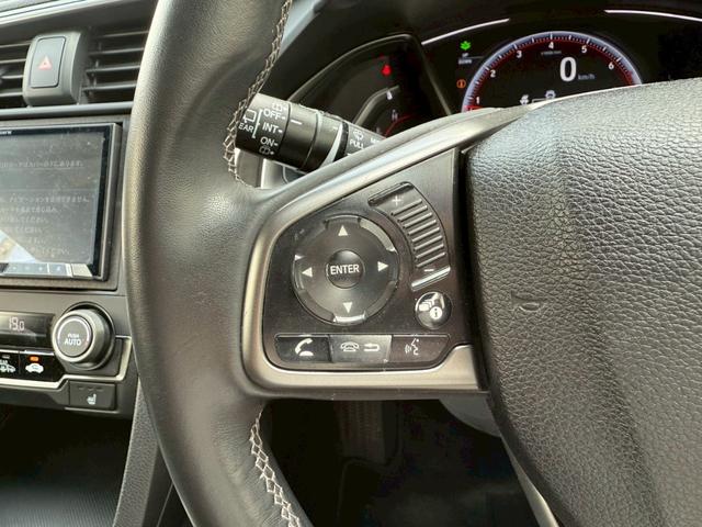 シビック ハッチバック　ホンダセンシング　モデューロ１８インチＡＷ　純正エアロパーツ　オレンジアクセントエクステリアパネル　カロッツェリア　バックカメラ　純正ドライブレコーダー　ビルトインＥＴＣ　　ステンレス製スポーツペダル　　オートクルーズ（42枚目）