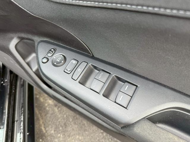 シビック ハッチバック　ホンダセンシング　モデューロ１８インチＡＷ　純正エアロパーツ　オレンジアクセントエクステリアパネル　カロッツェリア　バックカメラ　純正ドライブレコーダー　ビルトインＥＴＣ　　ステンレス製スポーツペダル　　オートクルーズ（54枚目）