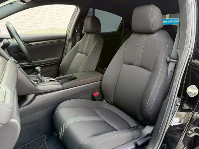 シビック ハッチバック　ホンダセンシング　モデューロ１８インチＡＷ　純正エアロパーツ　オレンジアクセントエクステリアパネル　カロッツェリア　バックカメラ　純正ドライブレコーダー　ビルトインＥＴＣ　　ステンレス製スポーツペダル　　オートクルーズ（56枚目）