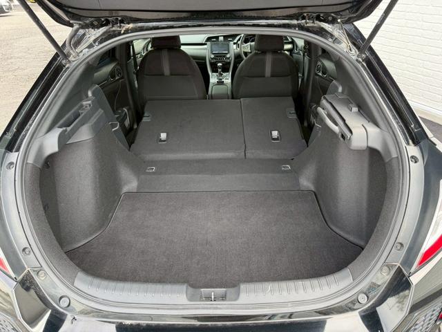 シビック ハッチバック　ホンダセンシング　モデューロ１８インチＡＷ　純正エアロパーツ　オレンジアクセントエクステリアパネル　カロッツェリア　バックカメラ　純正ドライブレコーダー　ビルトインＥＴＣ　　ステンレス製スポーツペダル　　オートクルーズ（75枚目）