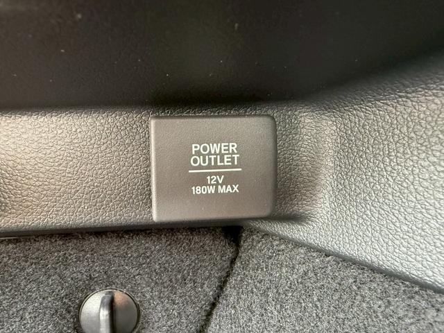 シビック ハッチバック　ホンダセンシング　モデューロ１８インチＡＷ　純正エアロパーツ　オレンジアクセントエクステリアパネル　カロッツェリア　バックカメラ　純正ドライブレコーダー　ビルトインＥＴＣ　　ステンレス製スポーツペダル　　オートクルーズ（76枚目）