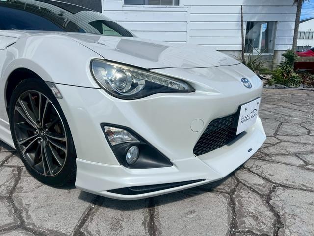 ８６ ＧＴ　純正ナビ　ＴＶ　純正１７インチＡＷ　モデリスタエアロ（Ｆ．Ｓ．Ｒ）　６速ＭＴ　５Ｚｉｇｅｎマフラー　スマートキー　純正革巻きステアリング　Ｂｌｕｅｔｏｏｔｈ　ＥＴＣ　デジタルインナーミラー（8枚目）
