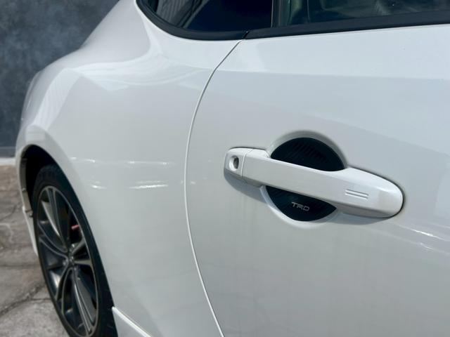 ８６ ＧＴ　純正ナビ　ＴＶ　純正１７インチＡＷ　モデリスタエアロ（Ｆ．Ｓ．Ｒ）　６速ＭＴ　５Ｚｉｇｅｎマフラー　スマートキー　純正革巻きステアリング　Ｂｌｕｅｔｏｏｔｈ　ＥＴＣ　デジタルインナーミラー（15枚目）