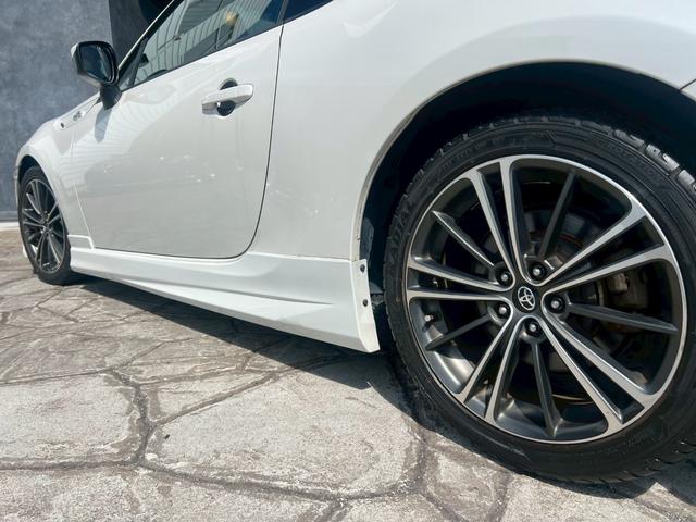 ８６ ＧＴ　純正ナビ　ＴＶ　純正１７インチＡＷ　モデリスタエアロ（Ｆ．Ｓ．Ｒ）　６速ＭＴ　５Ｚｉｇｅｎマフラー　スマートキー　純正革巻きステアリング　Ｂｌｕｅｔｏｏｔｈ　ＥＴＣ　デジタルインナーミラー（28枚目）