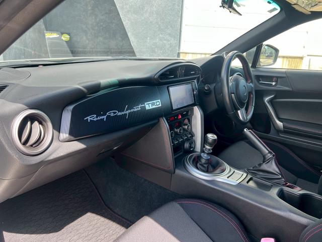 ８６ ＧＴ　純正ナビ　ＴＶ　純正１７インチＡＷ　モデリスタエアロ（Ｆ．Ｓ．Ｒ）　６速ＭＴ　５Ｚｉｇｅｎマフラー　スマートキー　純正革巻きステアリング　Ｂｌｕｅｔｏｏｔｈ　ＥＴＣ　デジタルインナーミラー（35枚目）