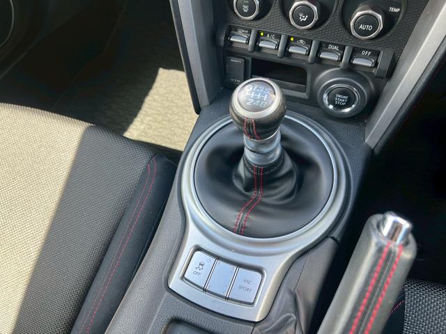 ８６ ＧＴ　純正ナビ　ＴＶ　純正１７インチＡＷ　モデリスタエアロ（Ｆ．Ｓ．Ｒ）　６速ＭＴ　５Ｚｉｇｅｎマフラー　スマートキー　純正革巻きステアリング　Ｂｌｕｅｔｏｏｔｈ　ＥＴＣ　デジタルインナーミラー（43枚目）