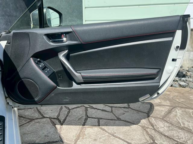８６ ＧＴ　純正ナビ　ＴＶ　純正１７インチＡＷ　モデリスタエアロ（Ｆ．Ｓ．Ｒ）　６速ＭＴ　５Ｚｉｇｅｎマフラー　スマートキー　純正革巻きステアリング　Ｂｌｕｅｔｏｏｔｈ　ＥＴＣ　デジタルインナーミラー（49枚目）