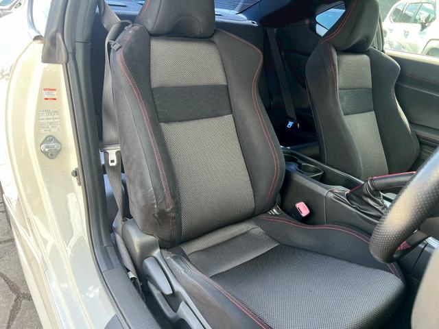 ８６ ＧＴ　純正ナビ　ＴＶ　純正１７インチＡＷ　モデリスタエアロ（Ｆ．Ｓ．Ｒ）　６速ＭＴ　５Ｚｉｇｅｎマフラー　スマートキー　純正革巻きステアリング　Ｂｌｕｅｔｏｏｔｈ　ＥＴＣ　デジタルインナーミラー（51枚目）